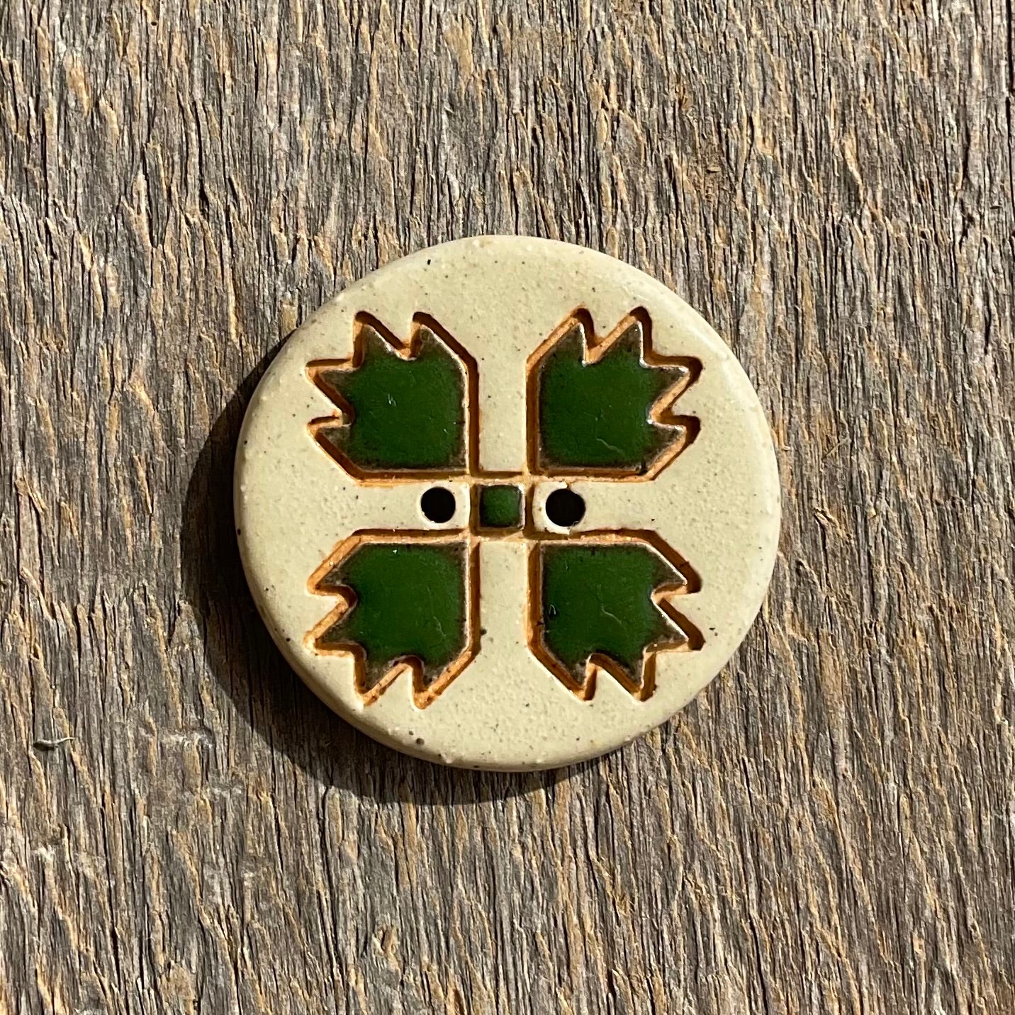 Stoneware Bear Paw Quilt Block Button  1-1/16”