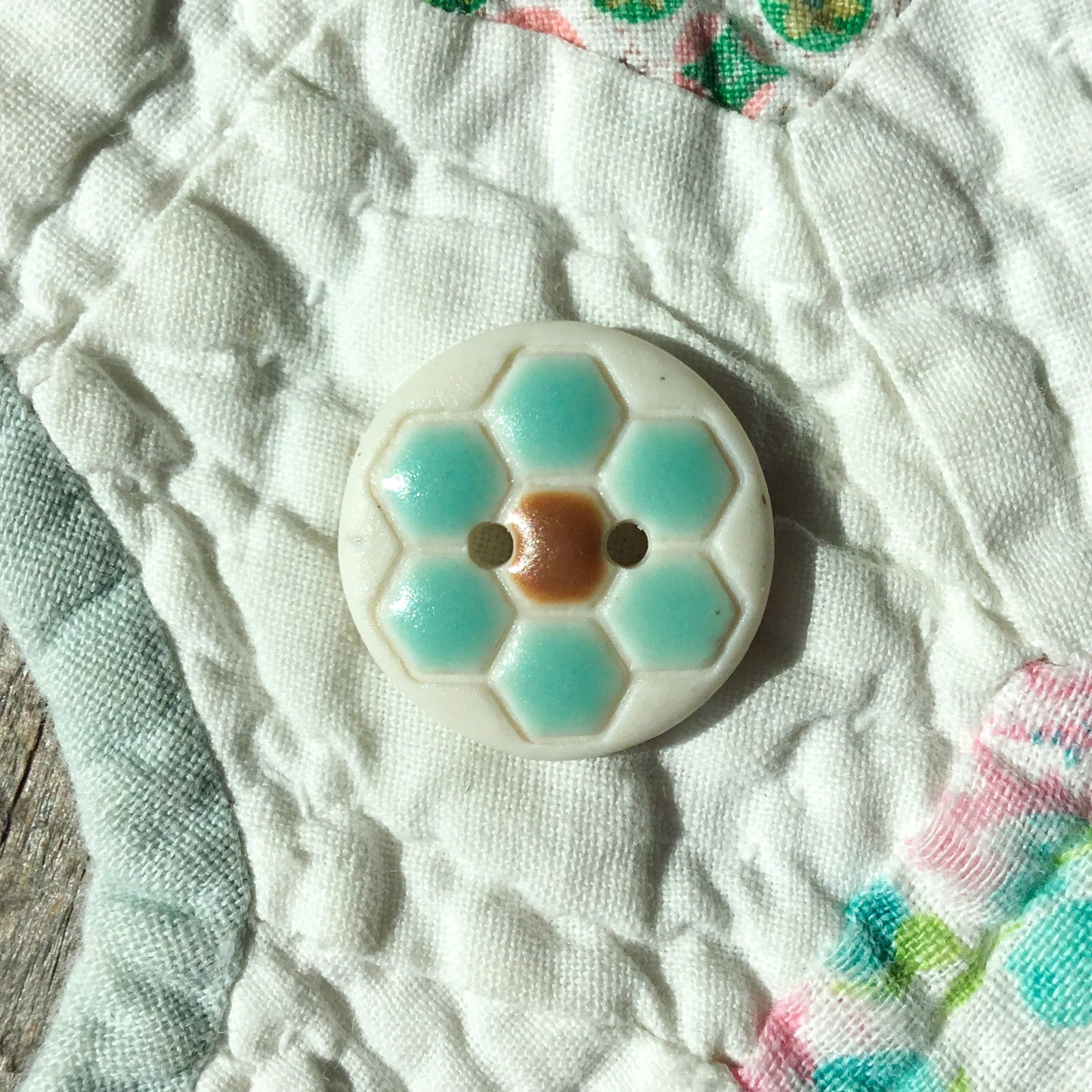 ‘Grandma’s Flower Garden’ Porcelain Button 3/4"
